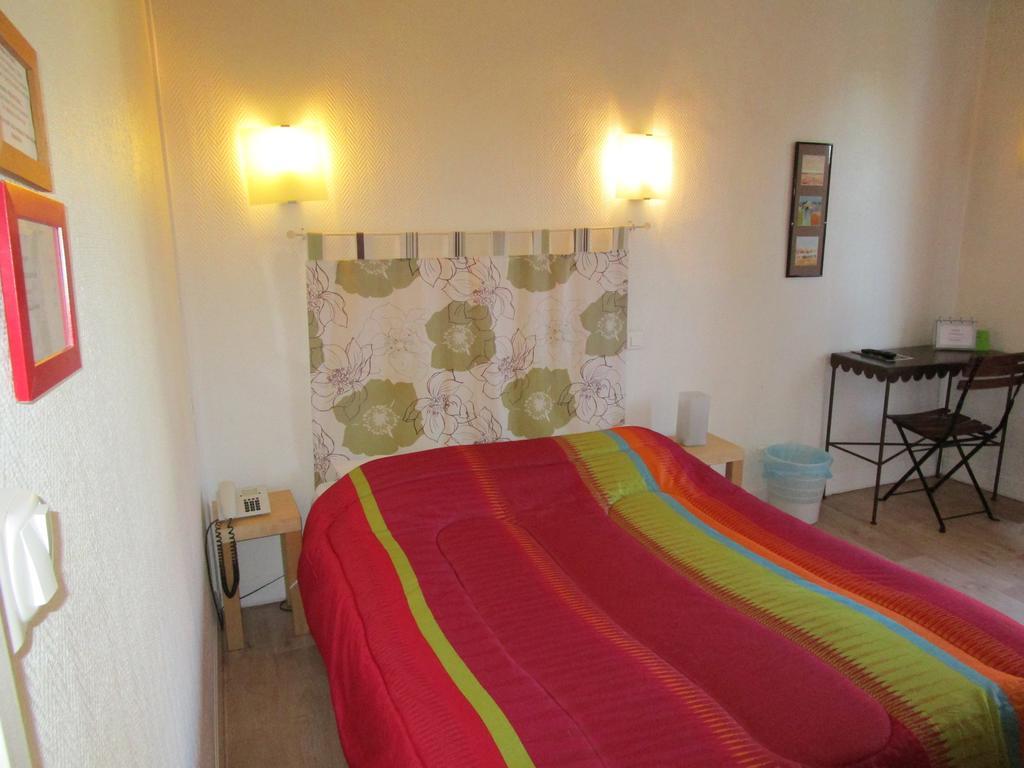 Hotel Des Poetes Avec Parking Sur Reservation Beziers Phòng bức ảnh