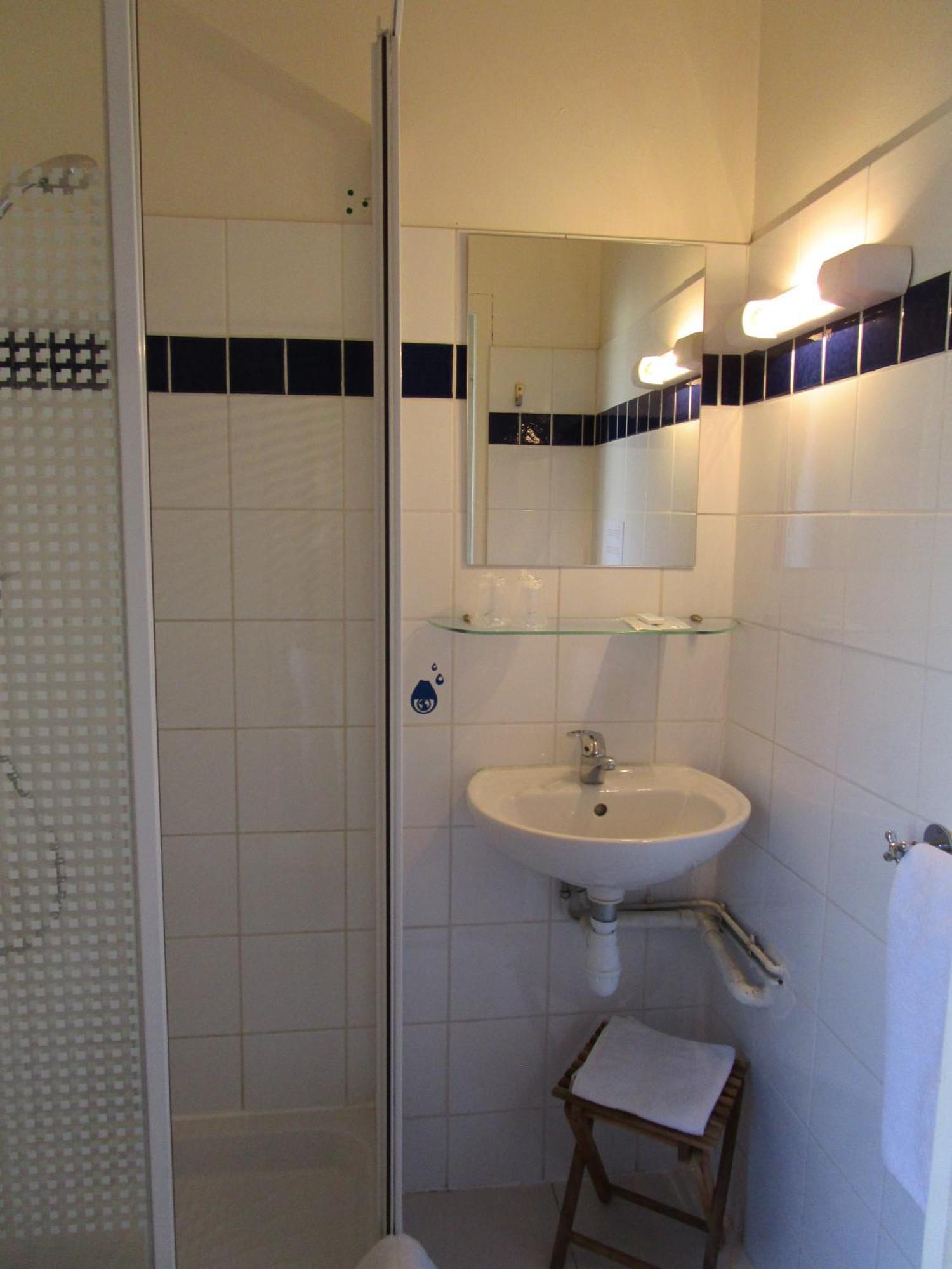 Hotel Des Poetes Avec Parking Sur Reservation Beziers Ngoại thất bức ảnh