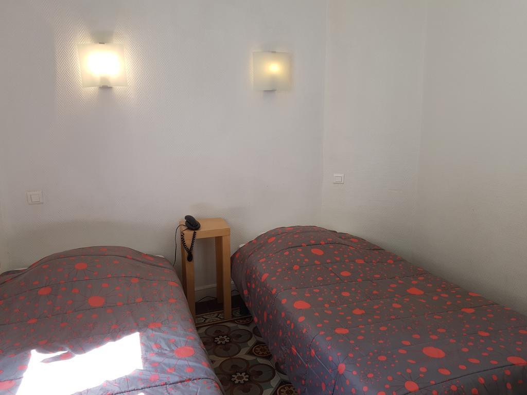 Hotel Des Poetes Avec Parking Sur Reservation Beziers Ngoại thất bức ảnh